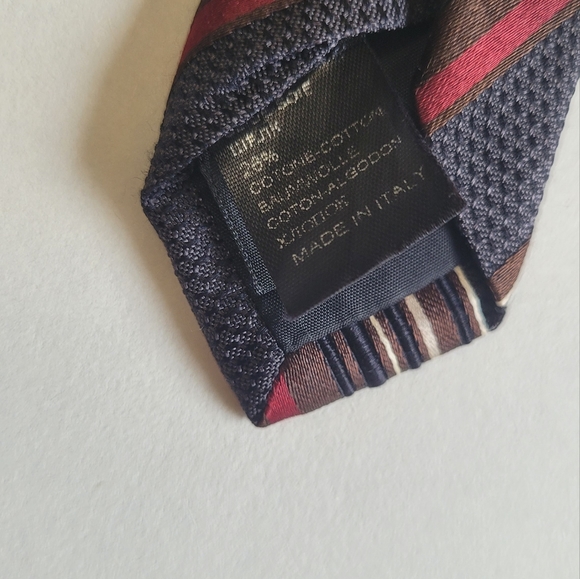 Elegant Hugo Boss Tie. Made in Italy. Mint condition - Picture 6 of 7